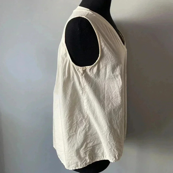 Cut•Loose | V-Neck Organic Cotton Tank Top - Picture 2 of 6